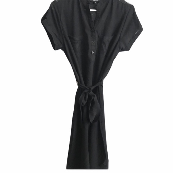 MG Collection Dresses & Skirts - 💕5/$25💕 MG Black Button-Up Lace Shirt Dress